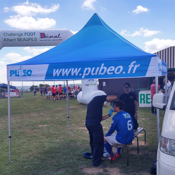 Une tente pliante alu 
